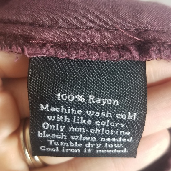 Rock & Republic Burgandy Button Up Long Sleeve Top - Picture 5 of 7